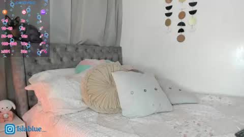 Isla Blue online show from 08.05.26