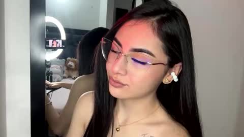 Cute Isla  online show from 10.25.25
