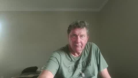 island625103 online show from 09.28.25