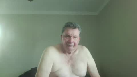 island625103 online show from 10.15.25