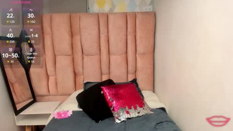 Snapshot of issa_milf__ chatting on 02.03.26 ISSA MILF online show from 02.03.26