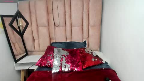 ISSA MILF online show from 04.28.26