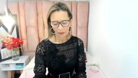 ISSA MILF online show from 07.16.26