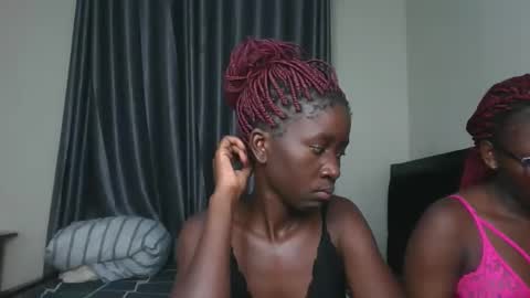 Snapshot of issa_sky1 chatting on 12.21.25 Sky online show from 12.21.25