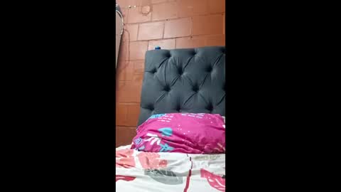 Snapshot of issaa_x chatting on 02.10.26 Isa online show from 02.10.26