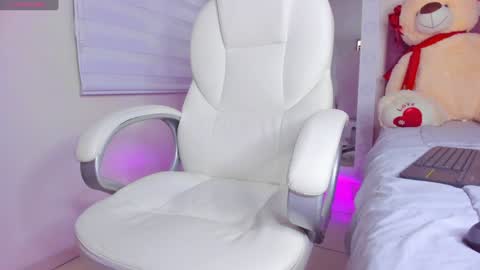 Isa  online show from 01.17.25