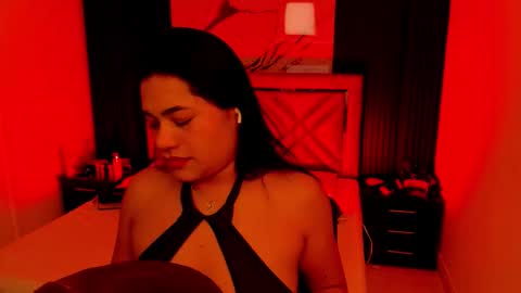 Snapshot of issafoxx chatting on 10.21.25 Issafoxx online show from 10.21.25