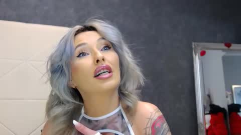 IssaSmyth online show from 02.20.26