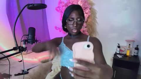 Iseey online show from 03.24.26