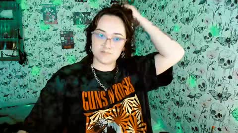 Yiz online show from 04.26.26