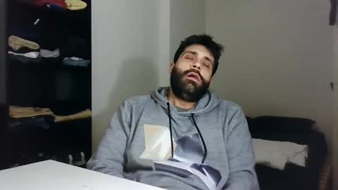 italianboybcn online show from 01.25.25