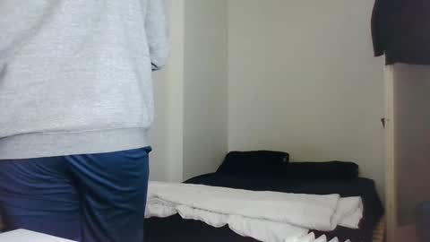 italianboybcn online show from 02.25.25