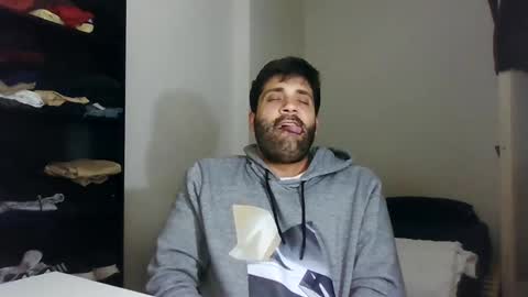 italianboybcn online show from 03.06.25