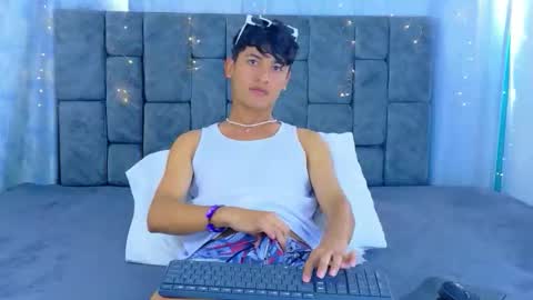 ithan_kingtwin online show from 05.10.26