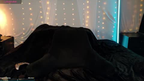 Snapshot of its_allixo chatting on 05.28.26 Alli online show from 05.28.26