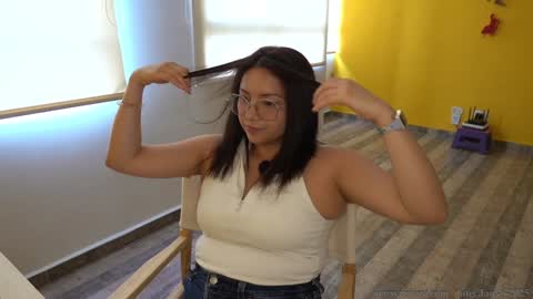 Snapshot of its_jessi chatting on 01.06.25 Jessi online show from 01.06.25