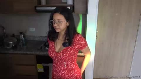 Snapshot of its_jessi chatting on 11.05.25 Jessi online show from 11.05.25