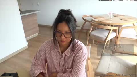Snapshot of its_jessi chatting on 04.15.26 Jessi online show from 04.15.26
