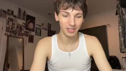 Snapshot of its_rowan chatting on 10.21.25 Rowan online show from 10.21.25