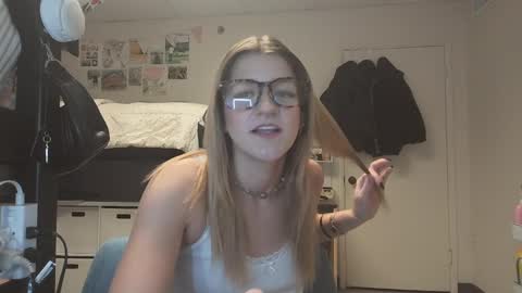 Alex Love online show from 02.04.25