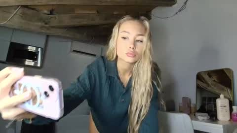 itschanelxx online show from 03.25.26