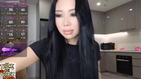 Queen Liya online show from 11.01.25