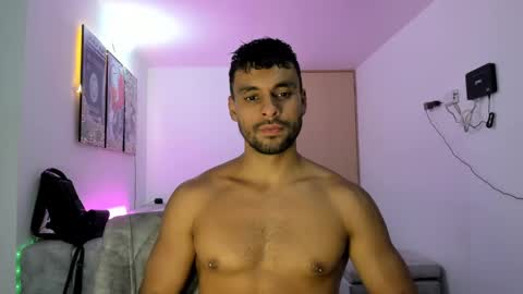 Snapshot of itsgeo1111 chatting on 03.12.25 CALL ME GEO online show from 03.12.25