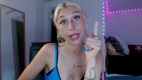 Snapshot of itsirelandbby chatting on 04.14.26 itsirelandbby online show from 04.14.26