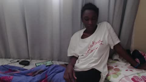 Snapshot of itslaynne chatting on 10.14.25 Laynne online show from 10.14.25