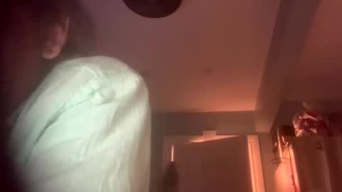 Snapshot of itsmerivo chatting on 04.15.26 itsmerivo online show from 04.15.26