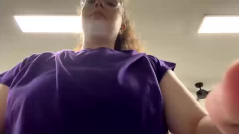 Snapshot of itsmilavoss chatting on 10.15.25 Mila Voss online show from 10.15.25