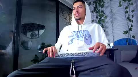 itszairen online show from 08.09.26