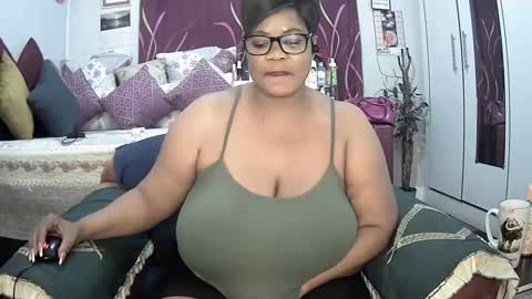 itumeleng74 online show from 02.17.25