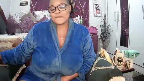 itumeleng74 online show from 03.11.25