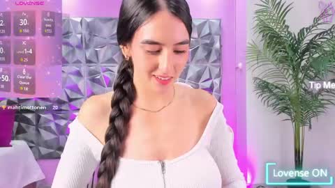 Itzel  online show from 05.06.26