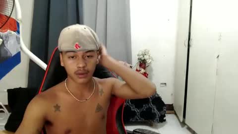 Snapshot of itzme_jhonfred chatting on 06.11.26 Jhonfred online show from 06.11.26
