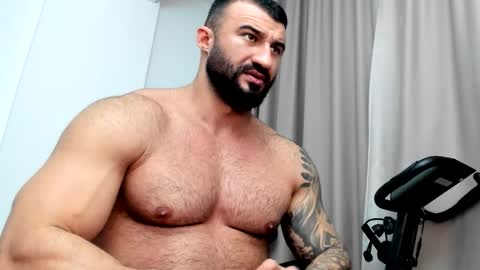 iustinmucle95 online show from 12.20.24