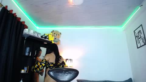 Snapshot of ivan_standford chatting on 12.22.25 y online show from 12.22.25