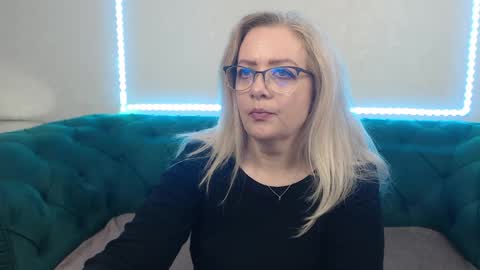 Snapshot of ivanacharm chatting on 05.12.26 ivanacharm online show from 05.12.26