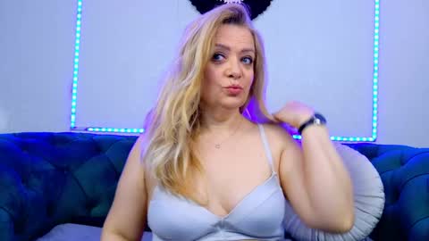 Snapshot of ivanacharm chatting on 05.26.26 ivanacharm online show from 05.26.26