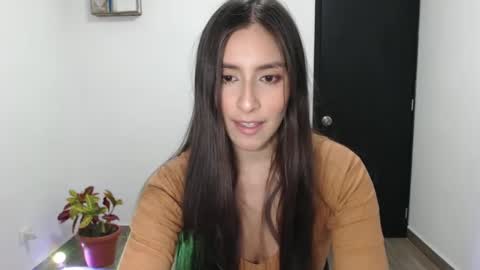 Snapshot of ivanna_angel chatting on 10.10.25 Ivanna angel online show from 10.10.25
