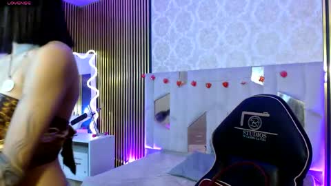 Snapshot of ivanna_tay1 chatting on 05.27.26 ivanna_tay1 online show from 05.27.26