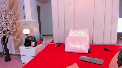 Snapshot of ivannabellini_ chatting on 09.26.25 online show from 09.26.25