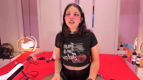 Snapshot of ivannabellini_ chatting on 11.16.25 online show from 11.16.25