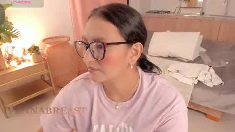 Snapshot of ivannabreastoficial chatting on 06.27.26 Ivannabreast online show from 06.27.26