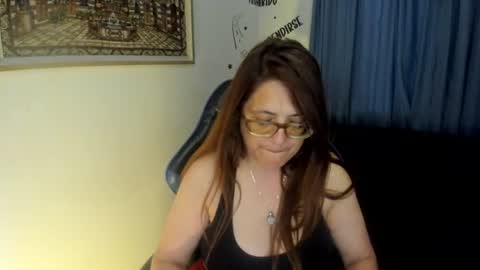 Snapshot of ivette_shaira chatting on 07.15.26 IVETTE online show from 07.15.26