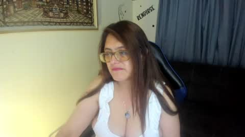 Snapshot of ivette_shaira chatting on 08.06.26 IVETTE online show from 08.06.26