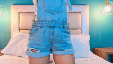 Snapshot of ivonny_x chatting on 05.17.26 Ivon online show from 05.17.26