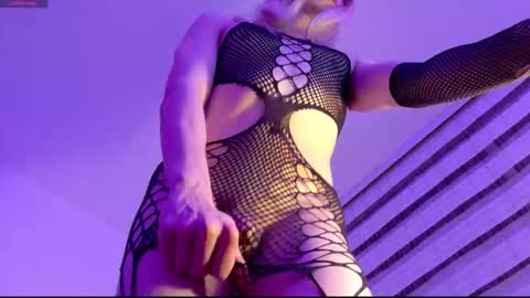 Snapshot of ivonnybonita_ chatting on 11.20.25 Ivonny online show from 11.20.25