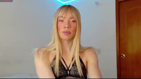 Snapshot of ivonnybonita_ chatting on 12.18.25 Ivonny online show from 12.18.25